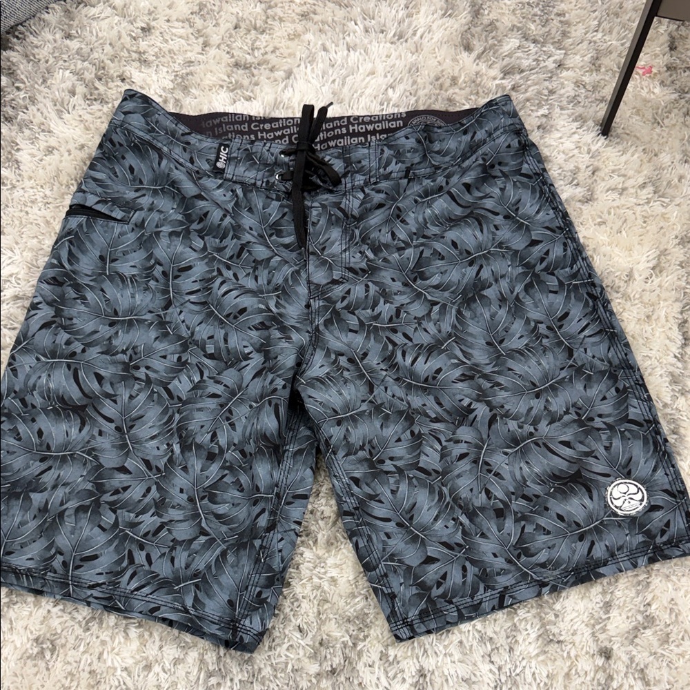 Hawaiian Creations Men's Tropical Gray Board Shorts